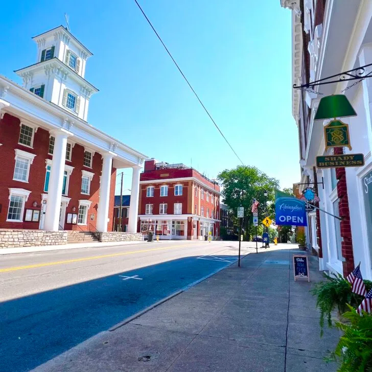 downtown street in Abingdon Virginia