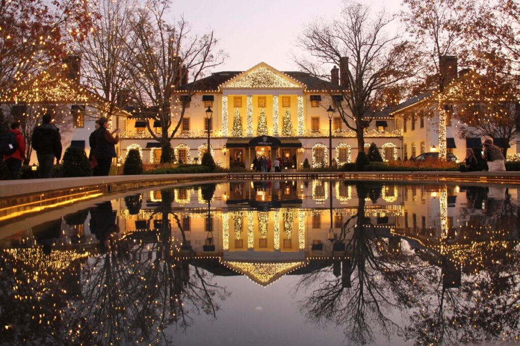 colonial williamsburg christmas tours