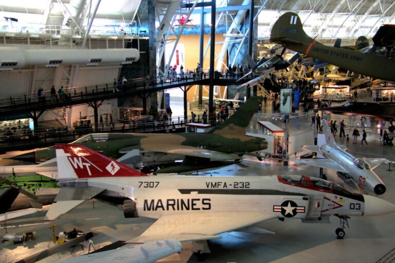Smithsonian-National-Air-and-Space-Museum-Udvar-Hazy-Center