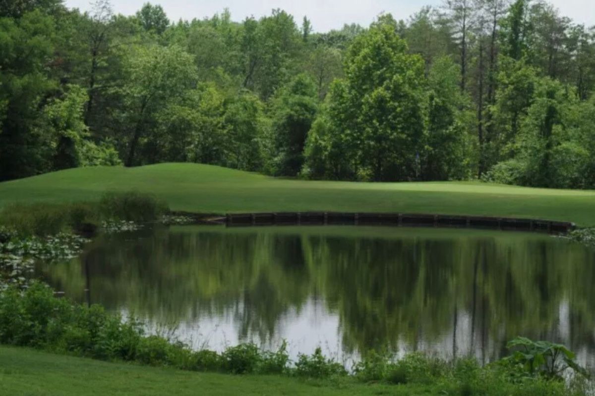 lake in golf course